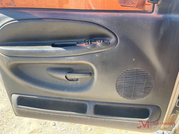 2001-dodge-ram-3500-image-28