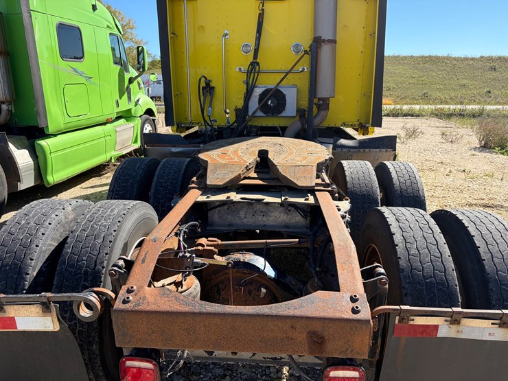 2007-peterbilt-387-image-5