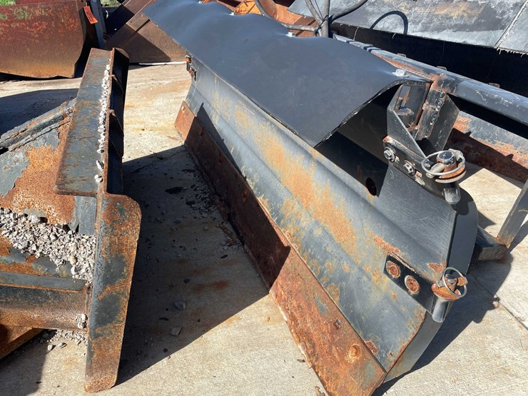 #1818-•-6'-bobcat-straight-blade-snow-plow-image-2