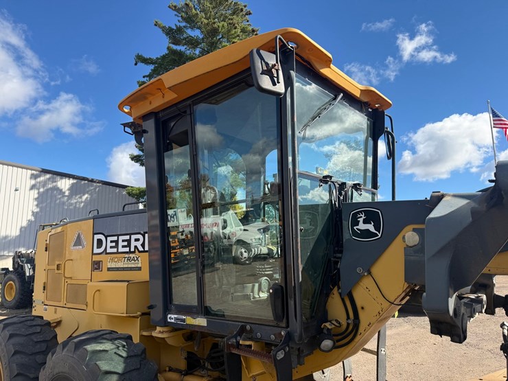 deere-672d-image-75