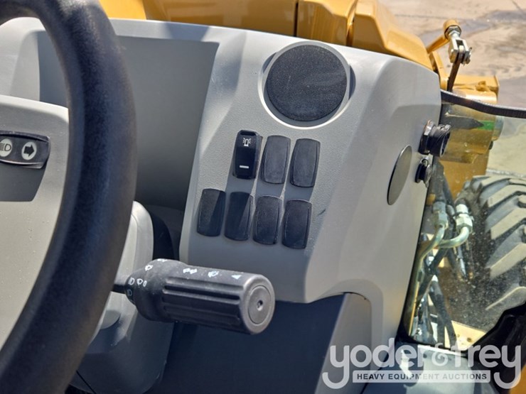 2023-caterpillar-416-image-67