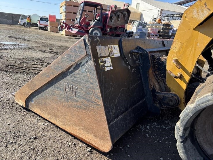 2021-caterpillar-299d3-image-9
