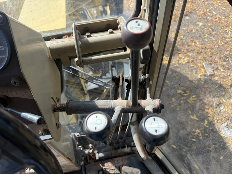 #3534-•-komatsu-gd305a-motor-grader-image-89