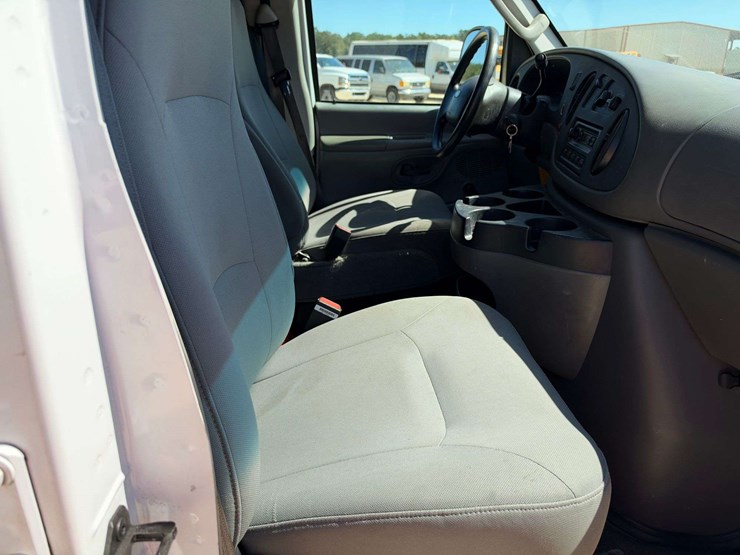 2007-utility-van-image-17