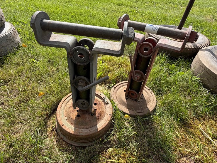#4035-•-small-adjustable-roller-stands-image-2
