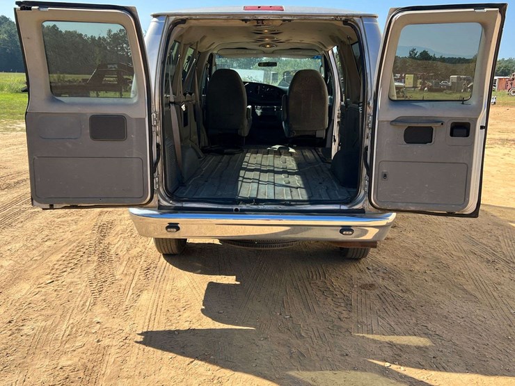 2006-ford-e350-image-23