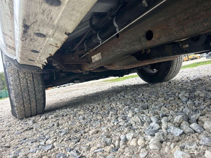 2018-chevrolet-silverado-1500-image-26