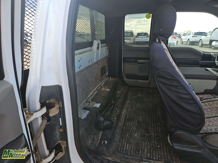 2017-ford-f550-image-15