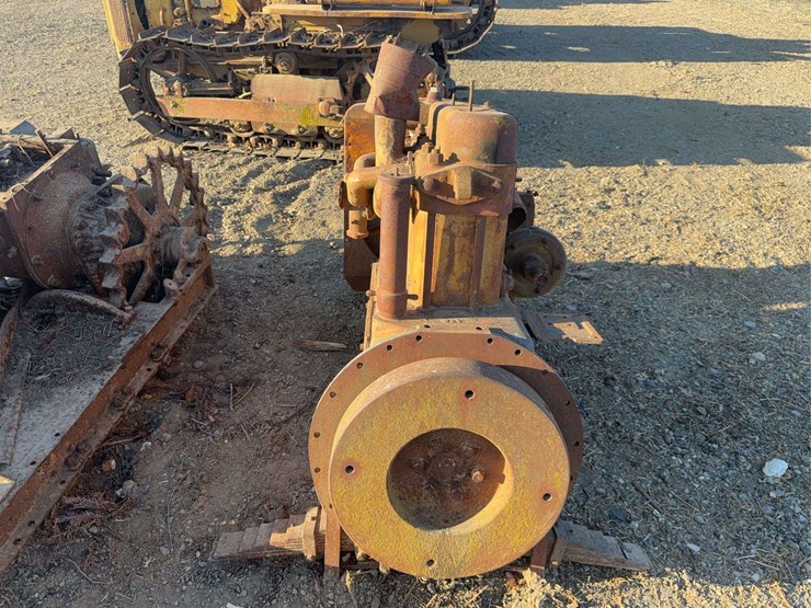 caterpillar-thirty-image-14
