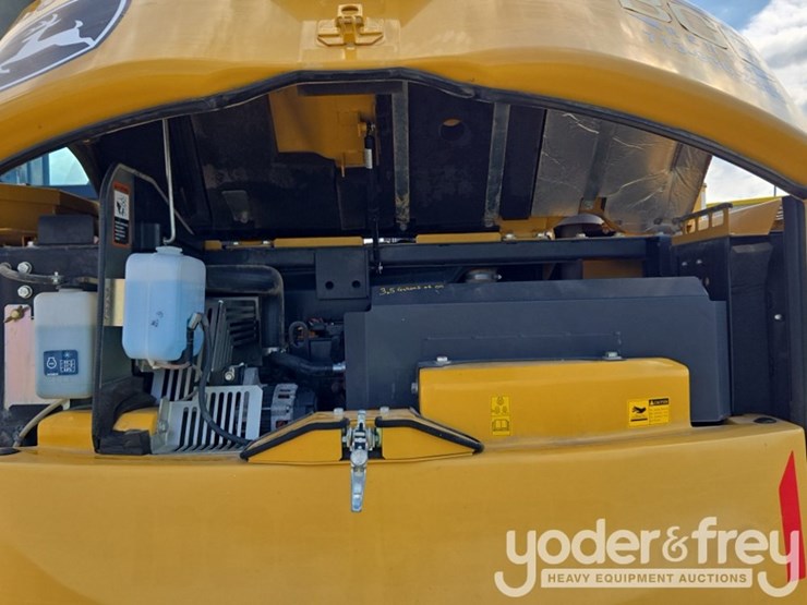 2020-deere-85g-image-51