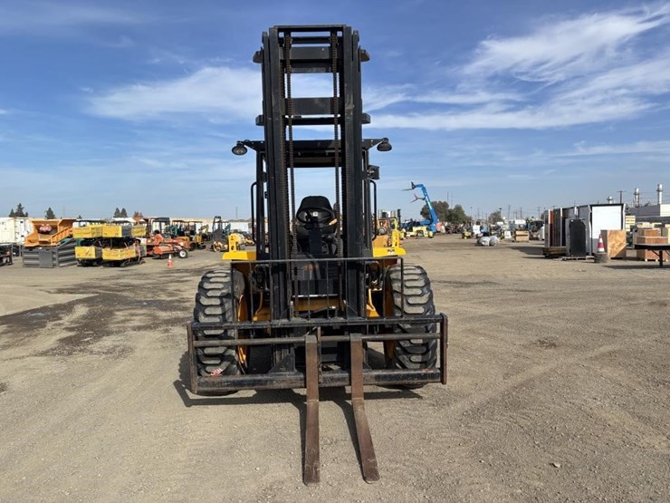 2019-jcb-903-4rt-forklift-image-6
