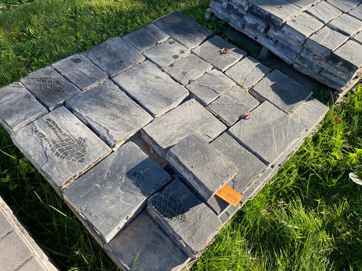 #3179-•-(3)-pallets-of-decorative-pavers-image-2