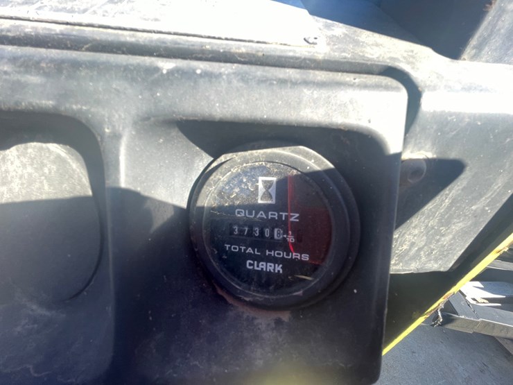 #1798-•-clark-lp-forklift-image-11