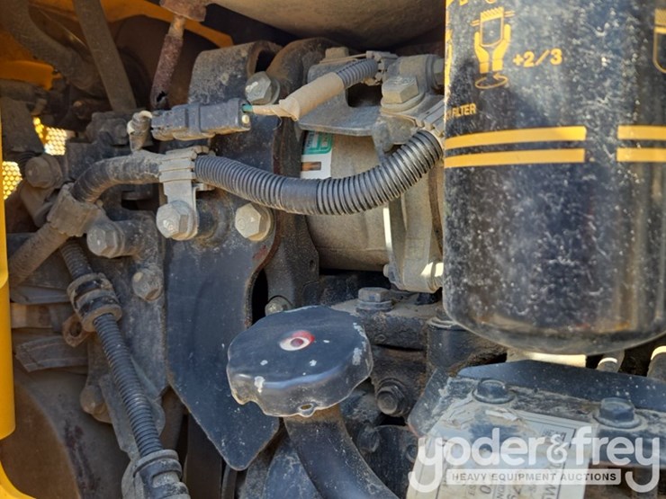 2020-komatsu-d39px-24-image-45