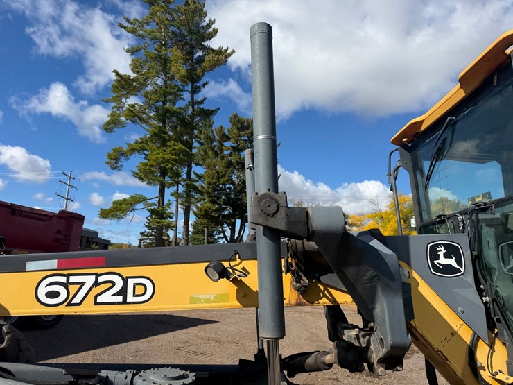 deere-672d-image-52