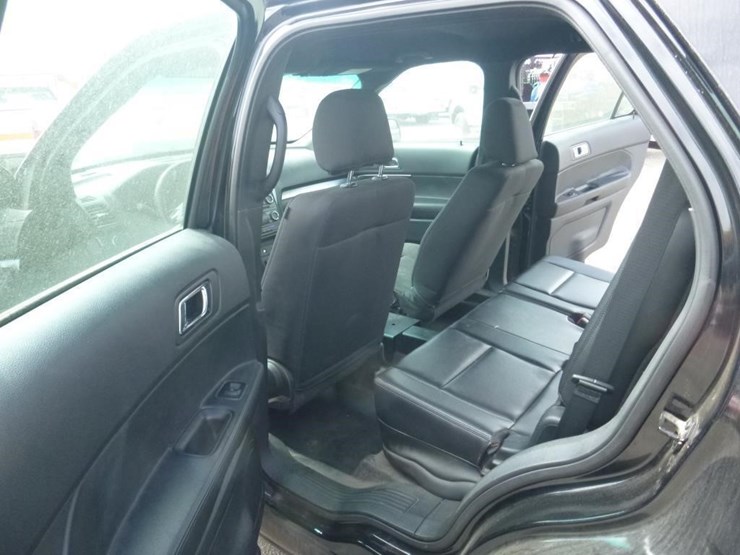 2017-ford-explorer-image-8