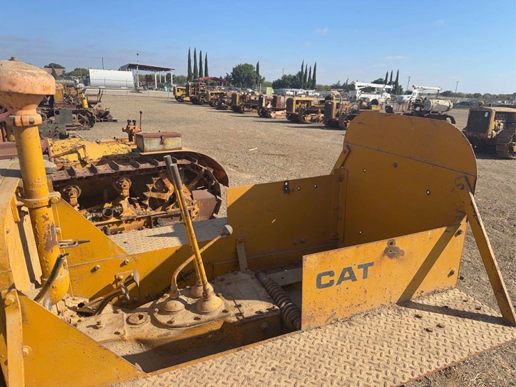 caterpillar-fifteen-image-22