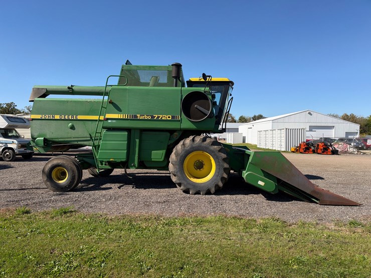 1981-john-deere-7720-image-6