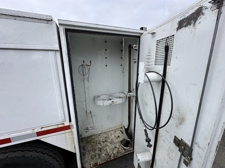 2005-ford-f650-image-26