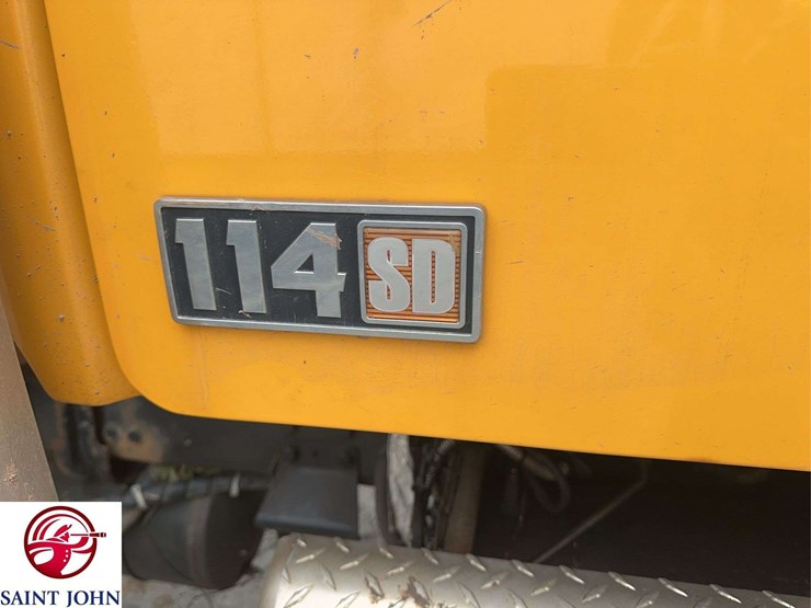 2015-freightliner-114sd-image-13