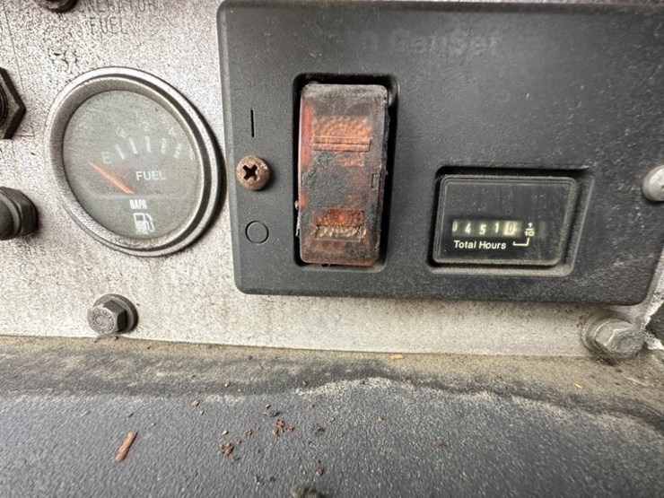 2005-ford-f650-image-31