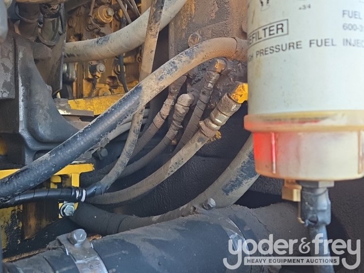 komatsu-pc210-image-43