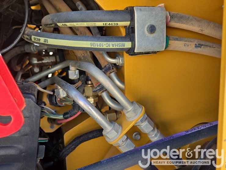 2017-caterpillar-279d-image-32
