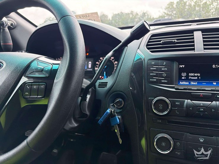 2017-ford-explorer-image-16