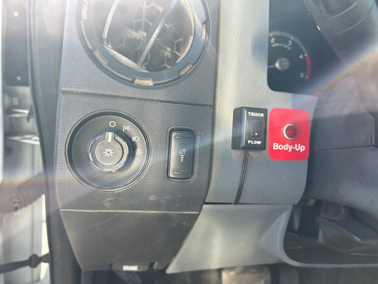 2011-ford-f350-image-69