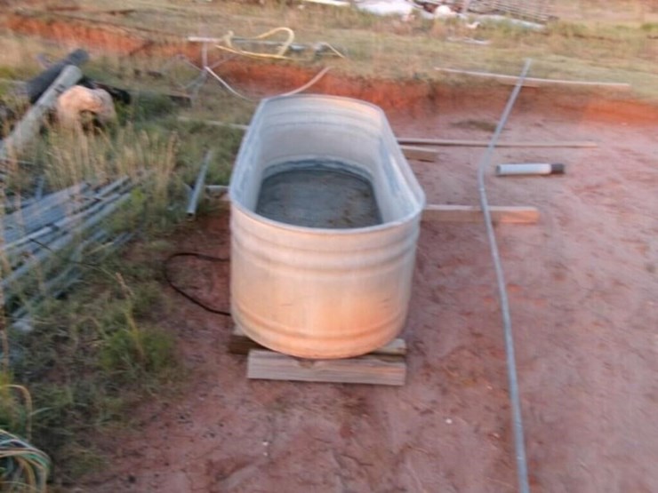 stock-tank,-galvanized-32"x93"-image-2