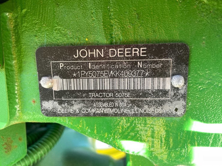 2024-john-deere-5075e-image-42