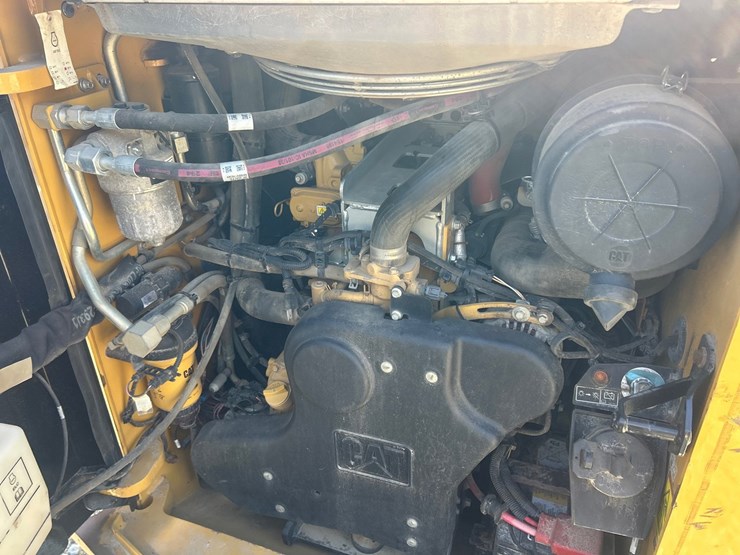caterpillar-299d-image-38