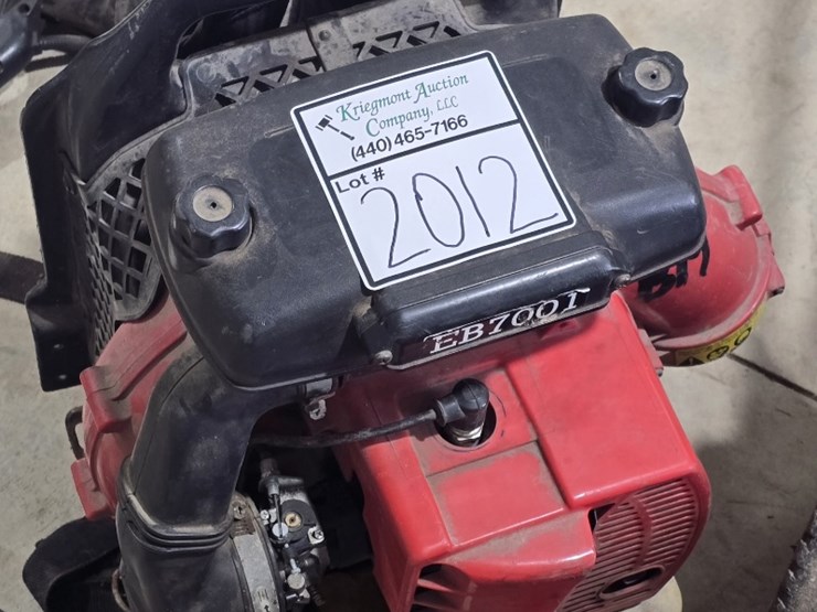 redmax-eb6200-gas-powered-backpack-leaf-blower,-used-image-1
