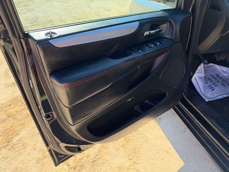 2019-dodge-grand-caravan-gt-image-9