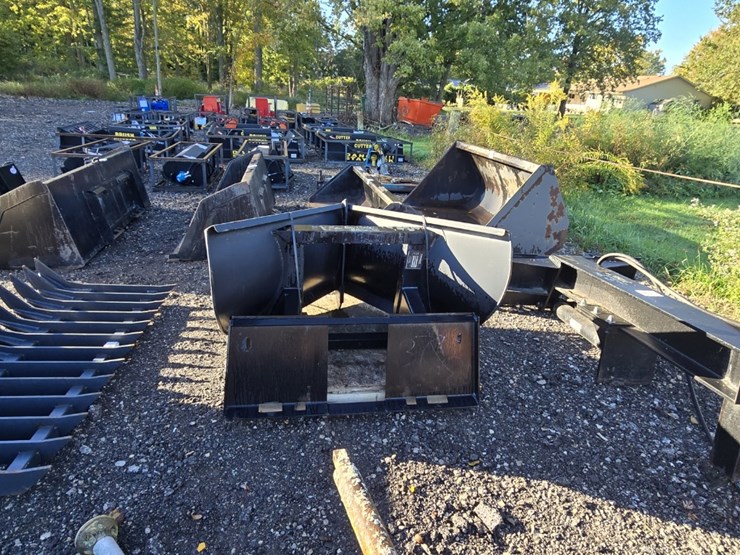 camoplast-v-plow-image-2