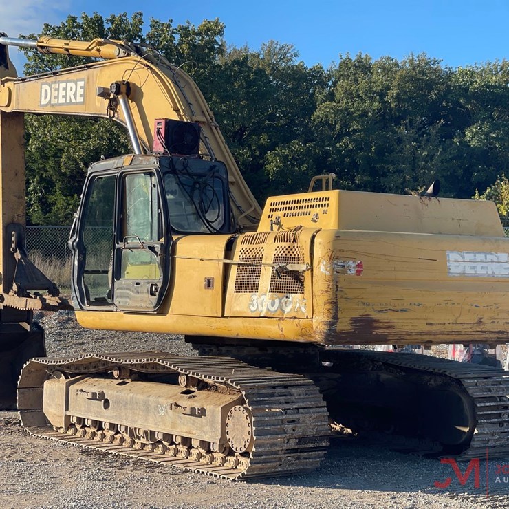 DEERE 330C LC