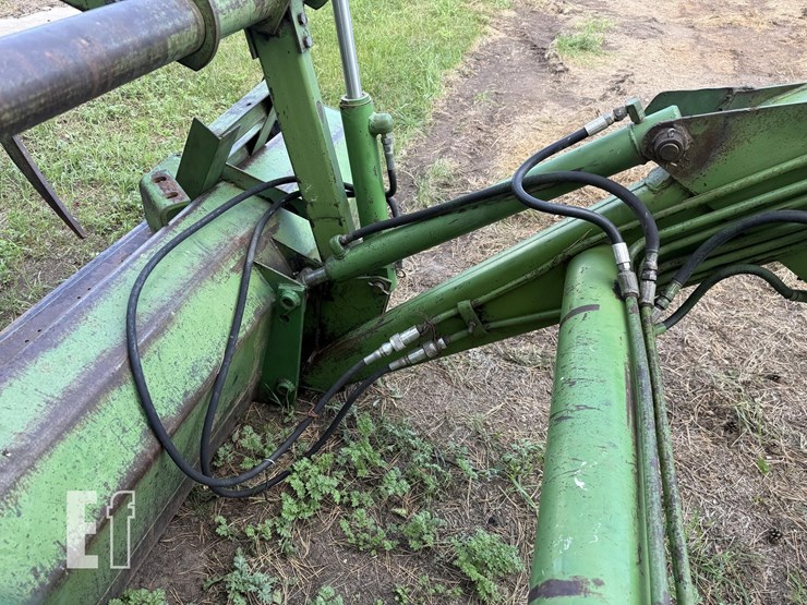 john-deere-148-image-12