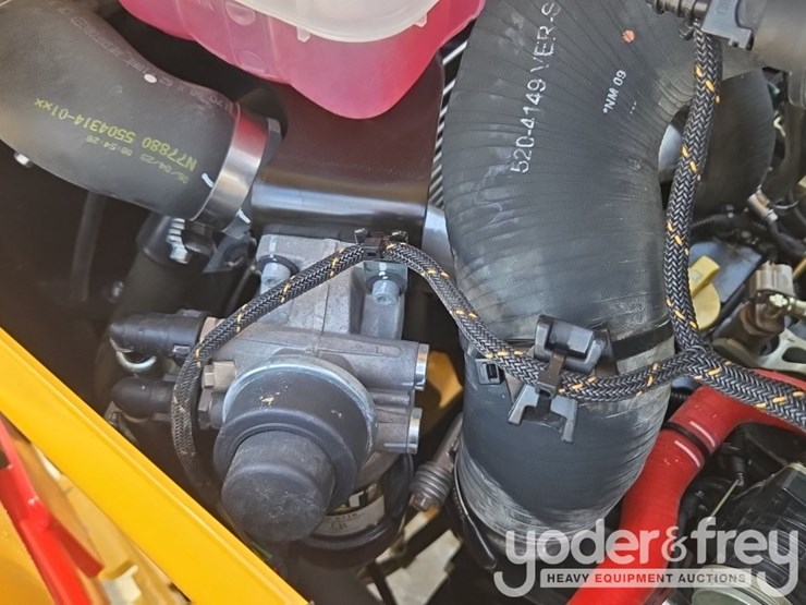 2023-caterpillar-416-image-43