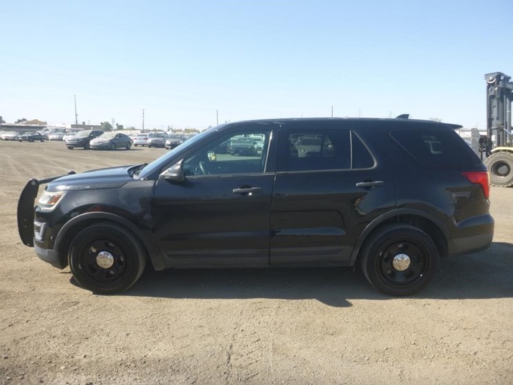 2016-ford-explorer-image-4