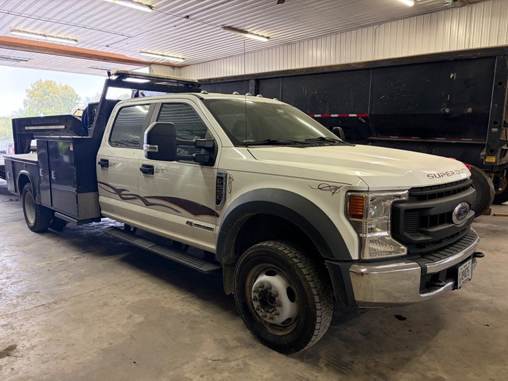 2020-ford-f550-xl-image-3