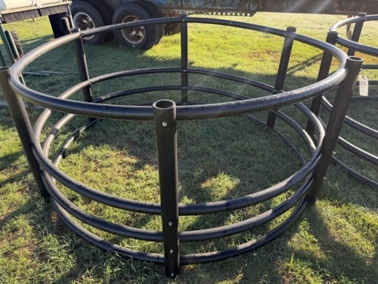 poly-hay-bale-feeder-ring-image-2