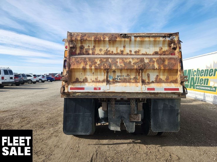 2018-freightliner-m2-106-image-24