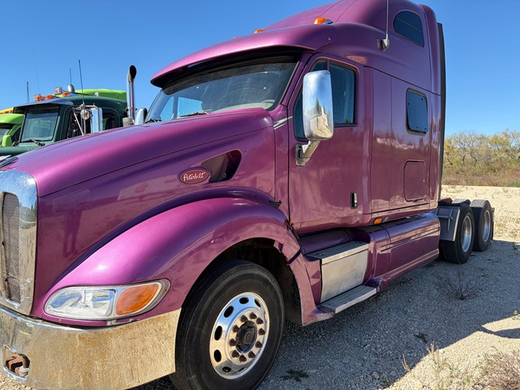 2007-peterbilt-387-image-1