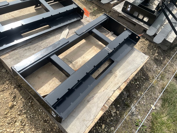 #2036-•-wolverine-skid-steer-pallet-fork-frame-attachment-image-3