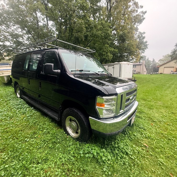 2013 FORD CARGO
