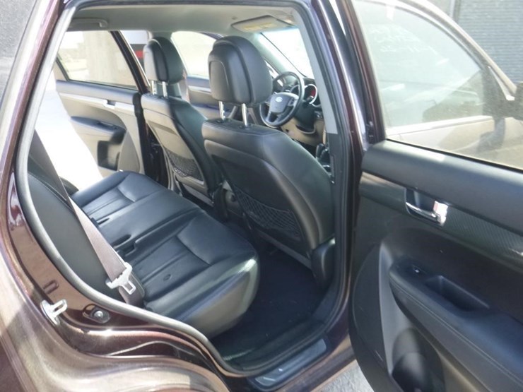 2011-kia-sorento-image-9