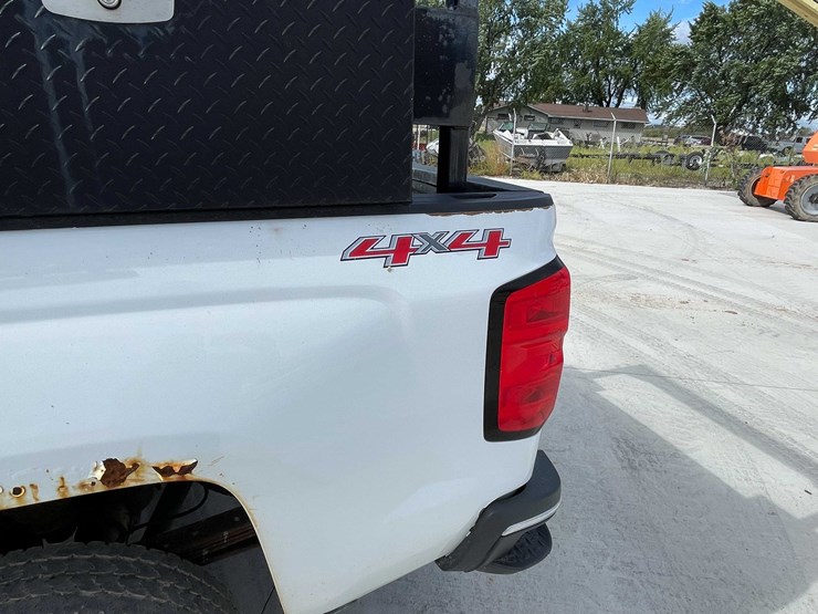 2016-chevrolet-2500-image-26