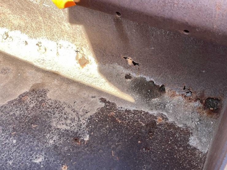 #1815-•-skid-steer-straight-edge-bucket-image-8