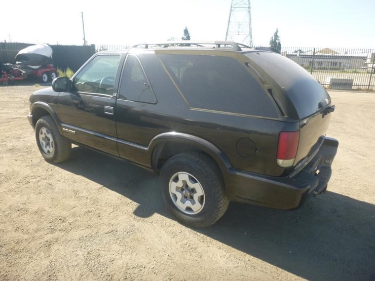 2002-chevrolet-blazer-image-4