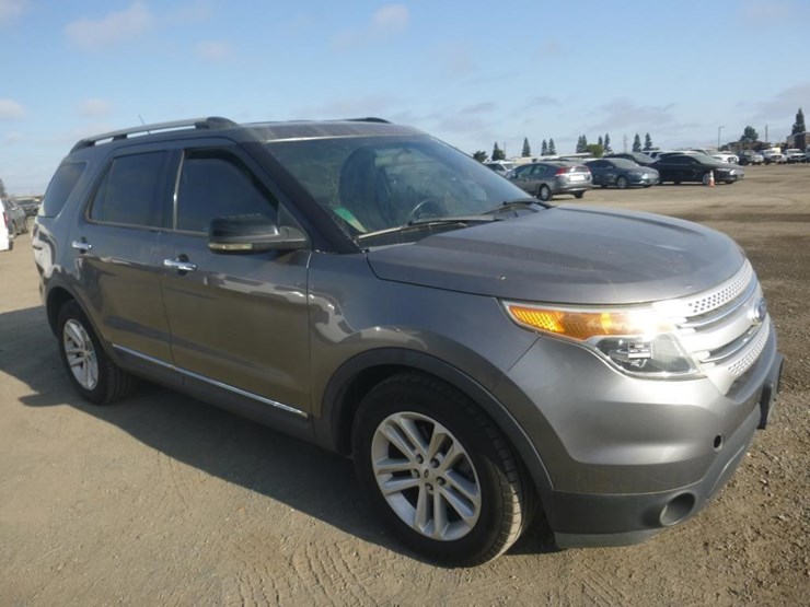 2012-ford-explorer-image-3